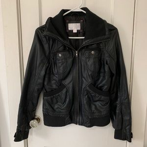 FAUX LEATHER JACKET 💛